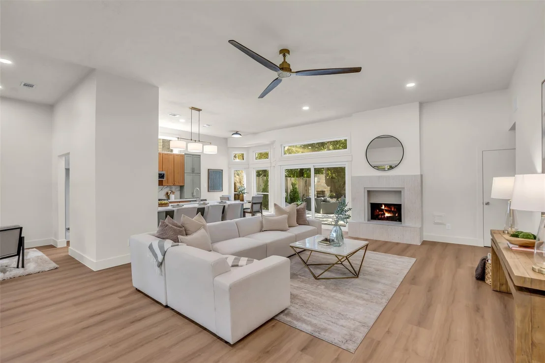 Photo of 235 S Pathfinders Circle
