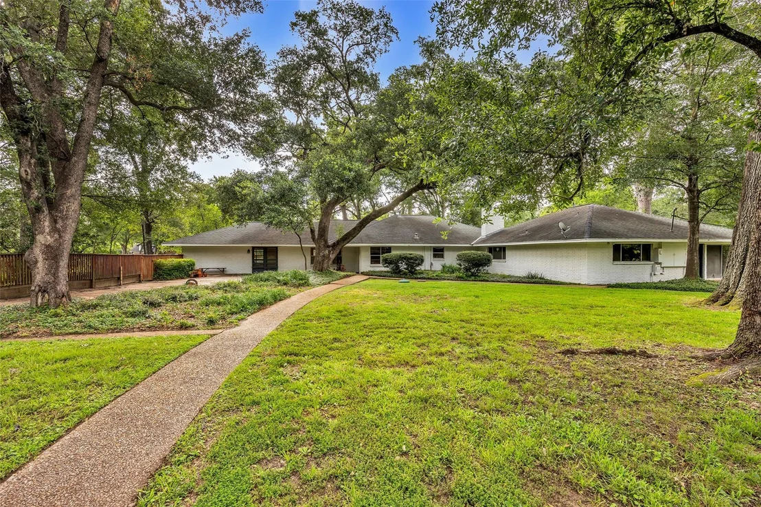 Photo of 11427 Glenora Drive
