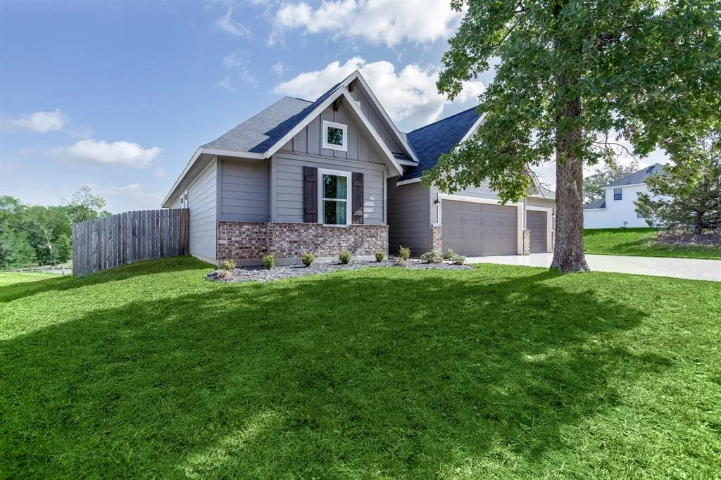 Photo of 38466 Park View Drive