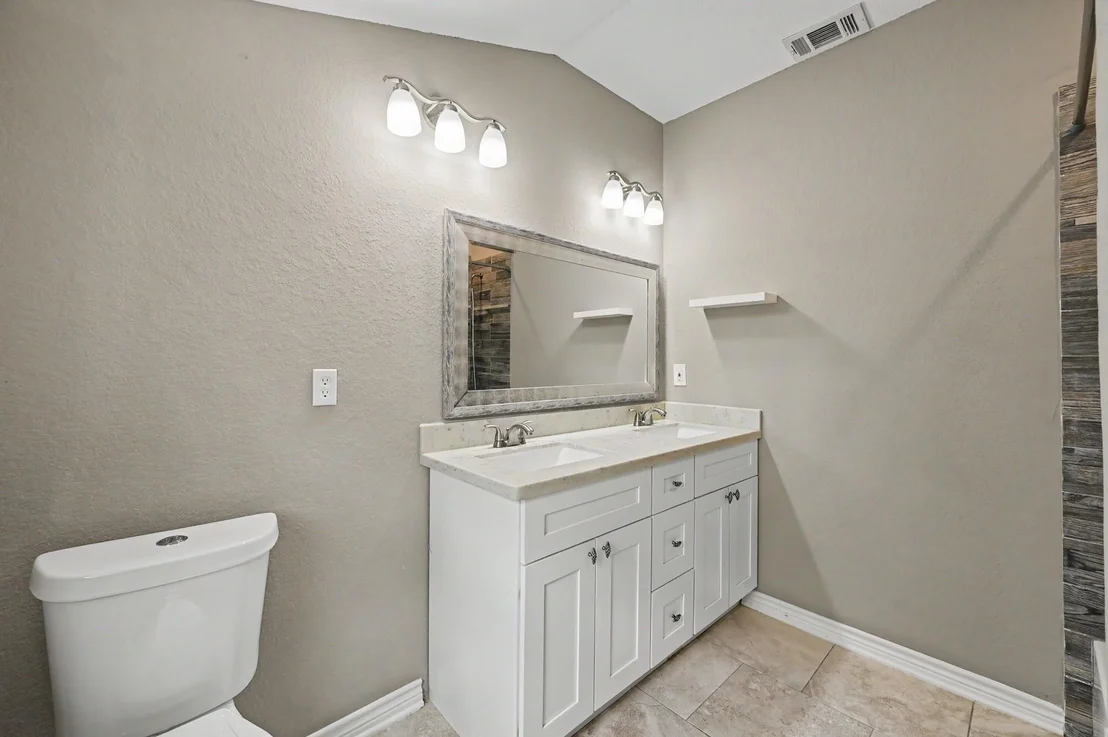 Photo of 15211 Jamaica Drive