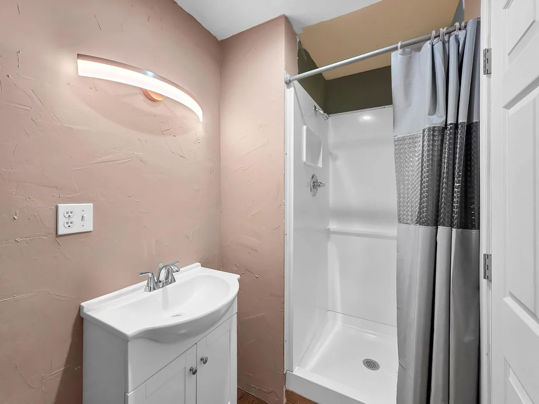 Photo of 520 Meadow Lane