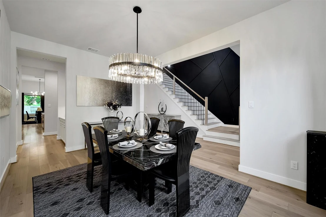 Photo of 16011 Bonjour Boulevard