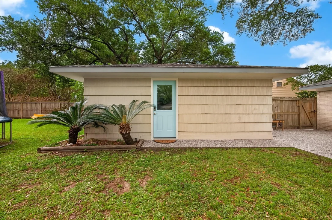 Photo of 5715 Claridge Drive