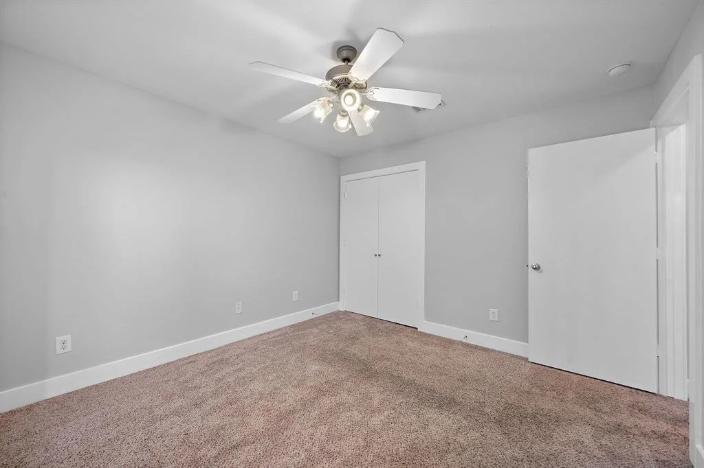 Photo of 8676 Meadowcroft Drive