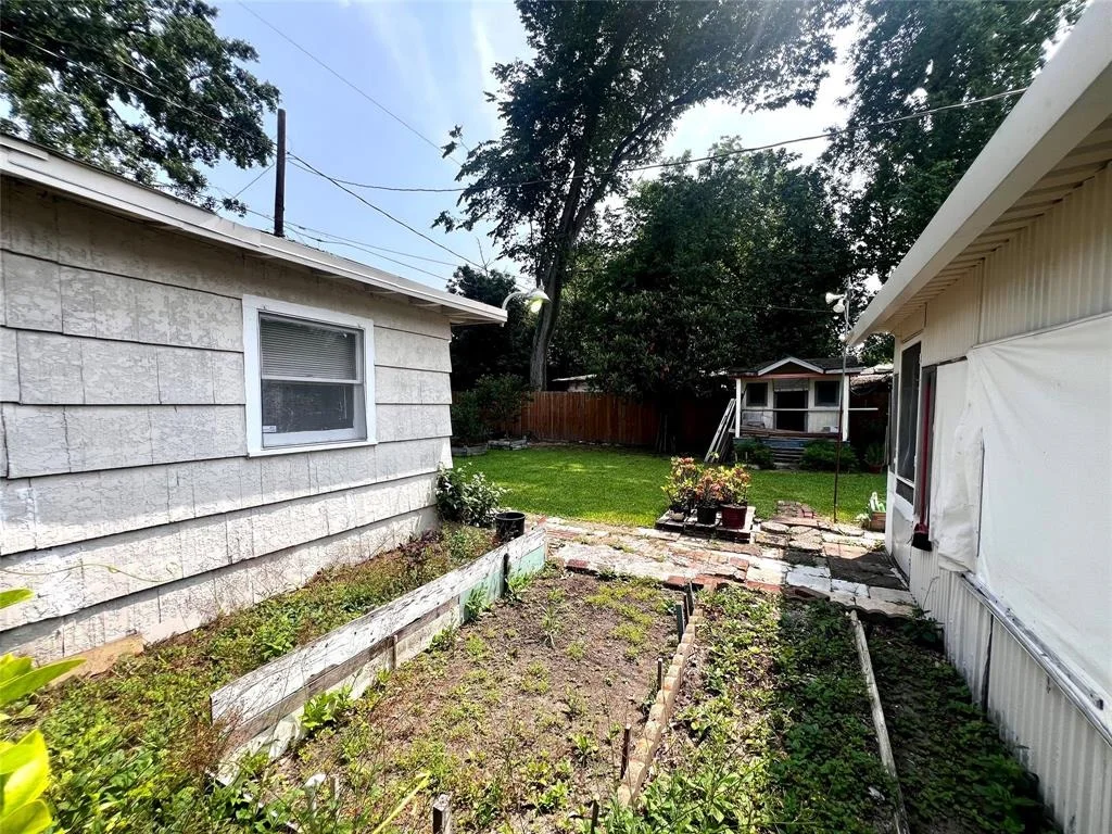 Photo of 7415 Dixie Drive