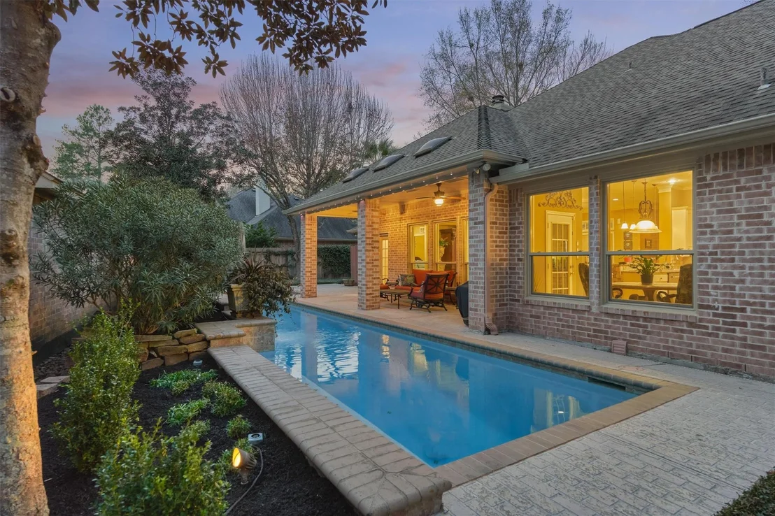 Photo of 111 S Castlegreen Circle