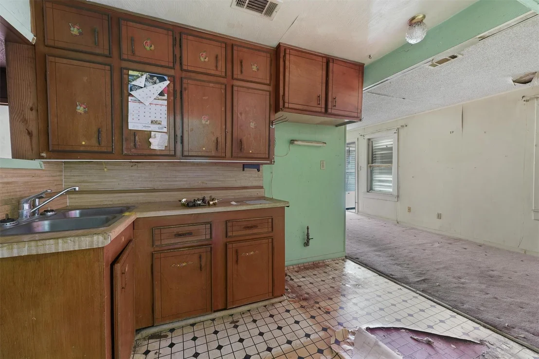 Photo of 121 Lake Road