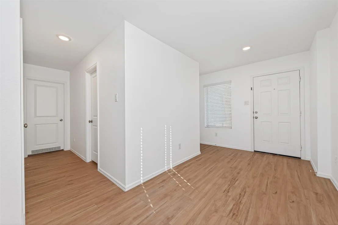 Photo of 21015 Longeni Drive