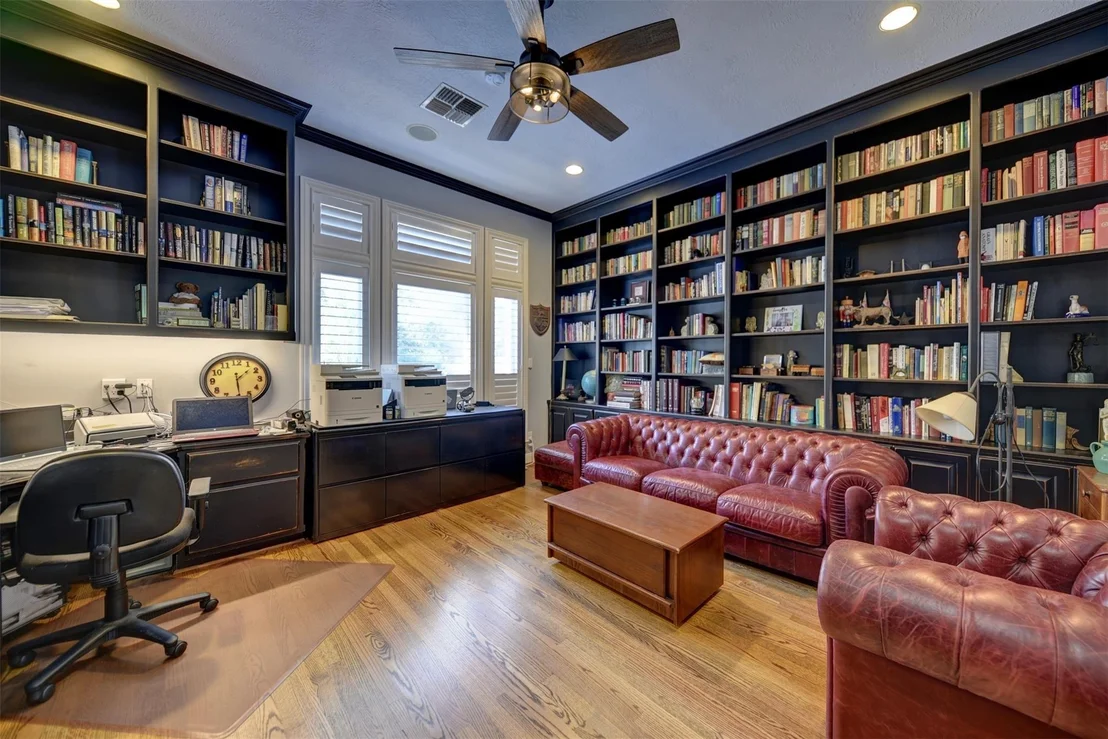 Photo of 851 Elm Drive