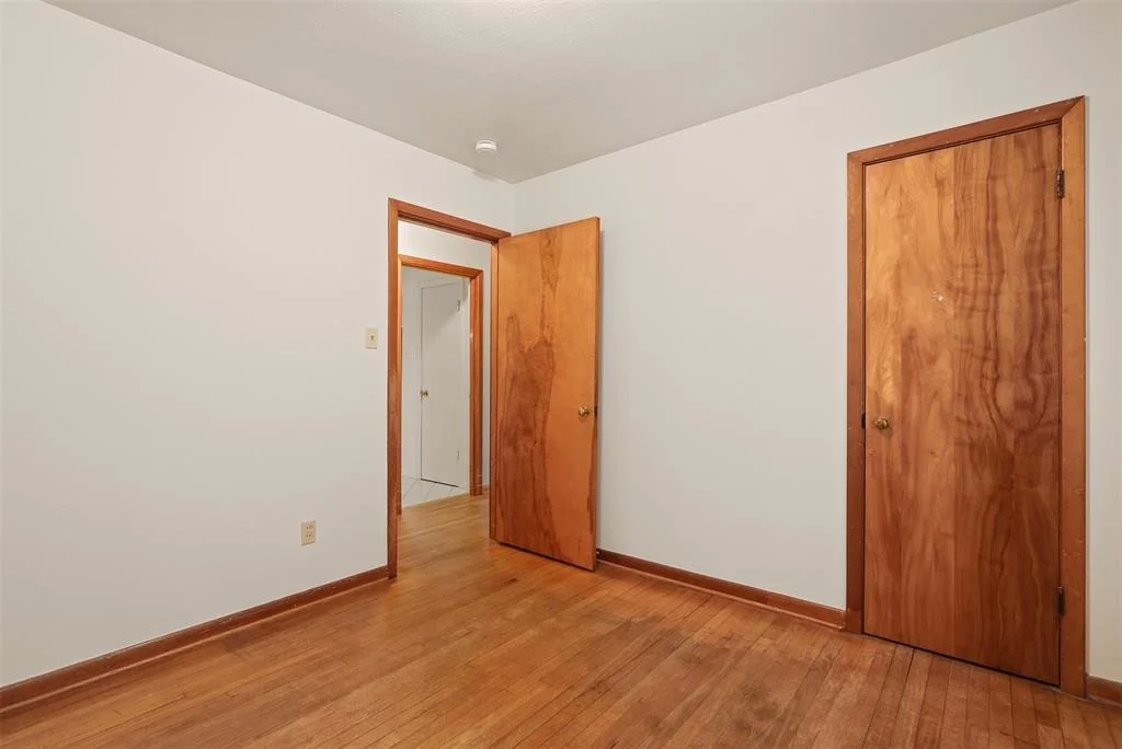 Photo of 2706 John Street