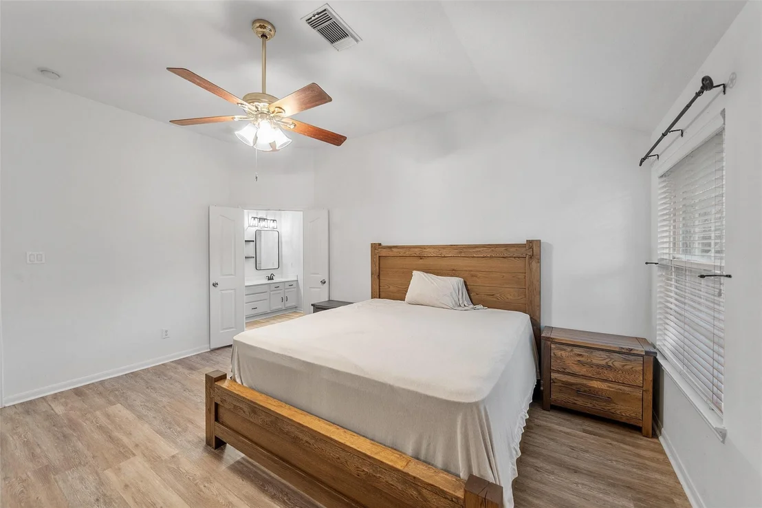 Photo of 118 Pin Oak Lane
