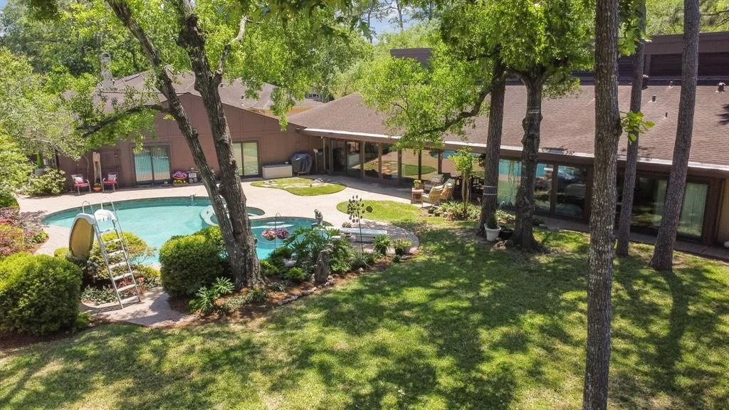 Photo of 10318 Pine Forest Road