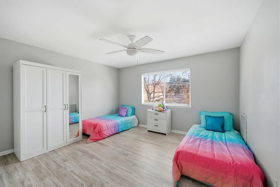 Photo of 6927 Leandra Drive