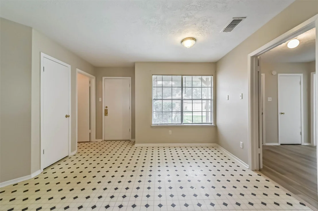 Photo of 20015 Lions Gate Drive