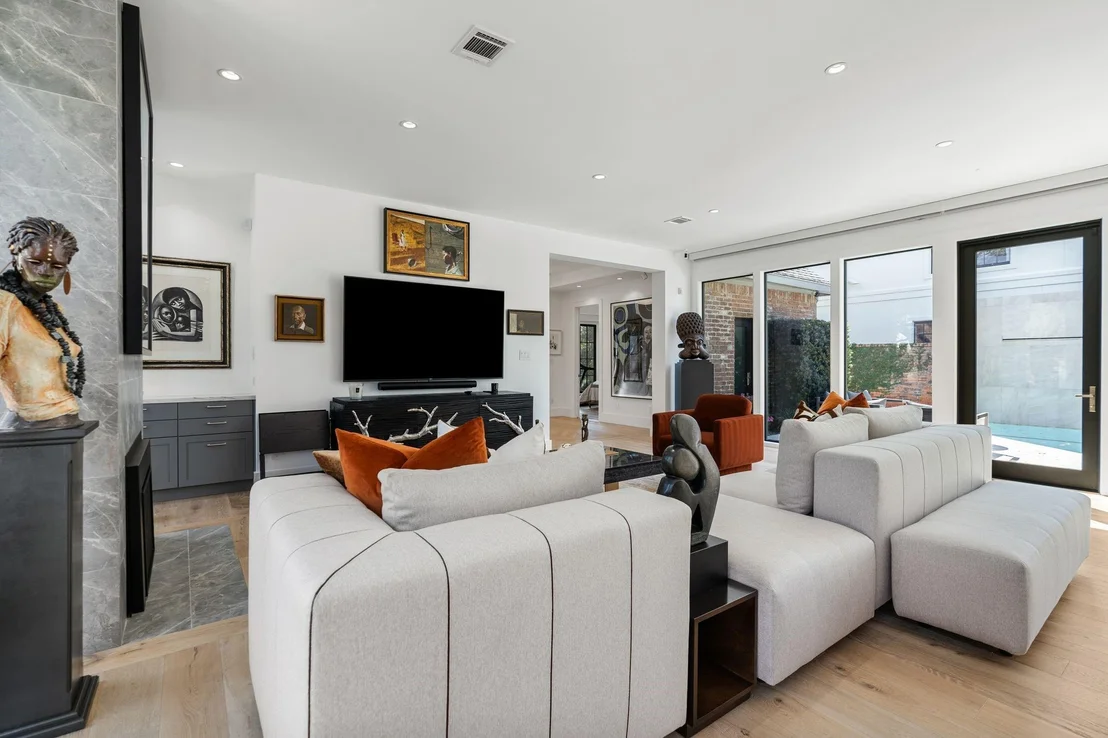 Photo of 2130 Stanmore
