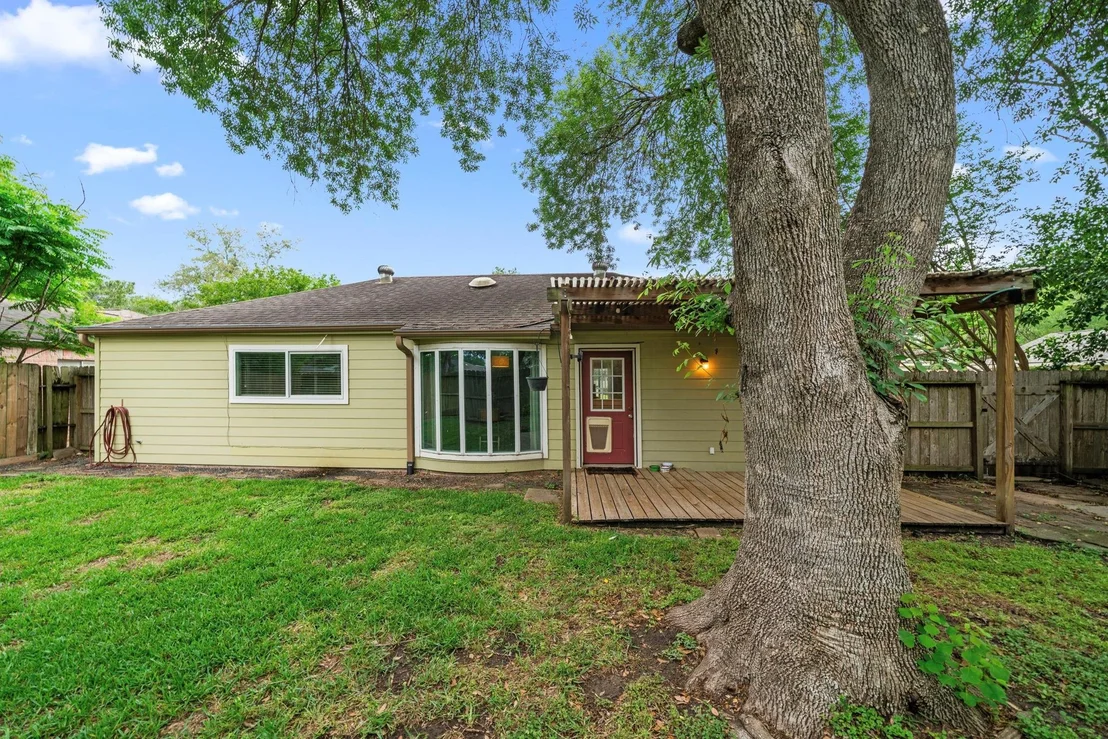 Photo of 2103 Cherry Bend Drive