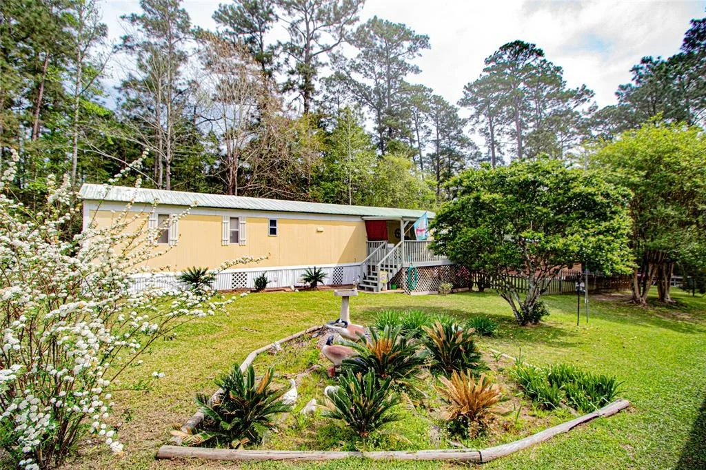 Photo of 305 Red Oak
