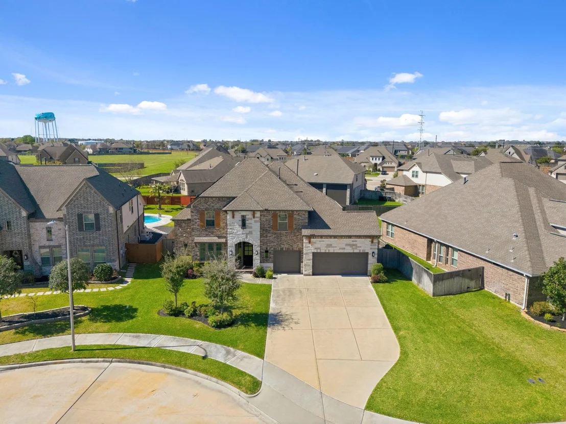 Photo of 6707 Wellbrook Falls Lane