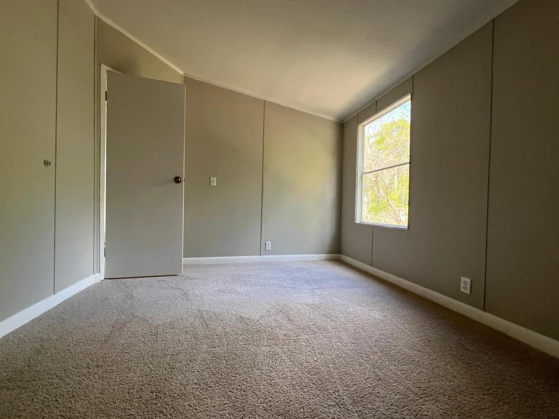 Photo of 27241 Long Street