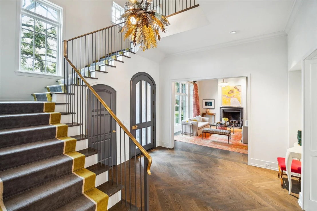 Photo of 2520 Del Monte Drive