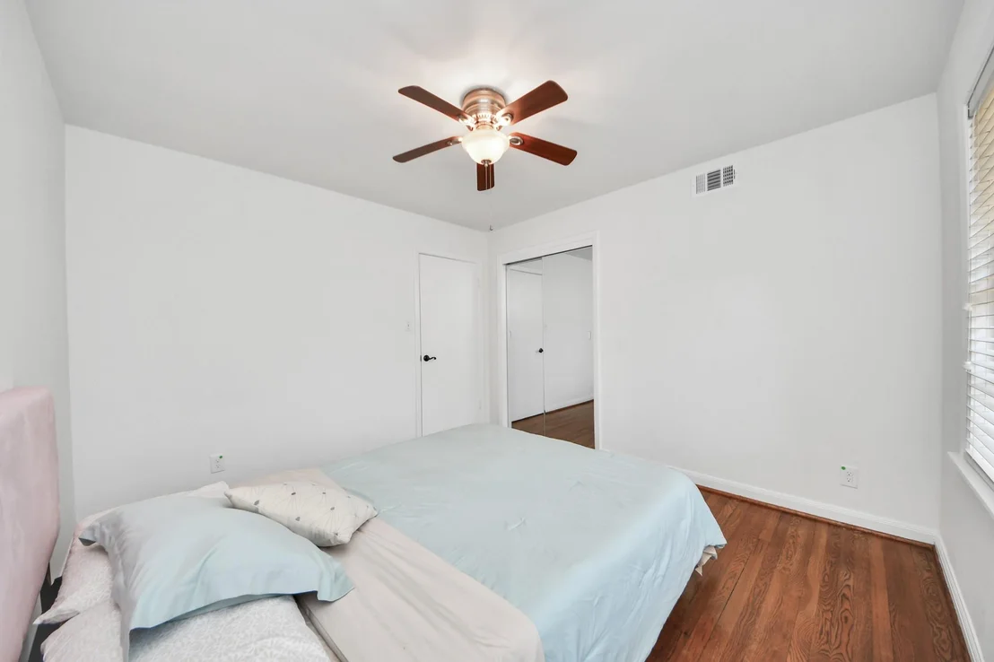 Photo of 5139 Beechnut Street