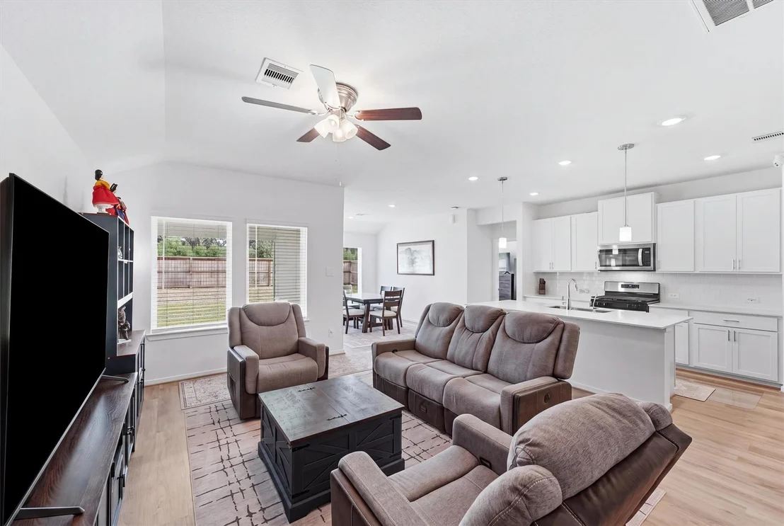 Photo of 16221 Parish Pointe Ct