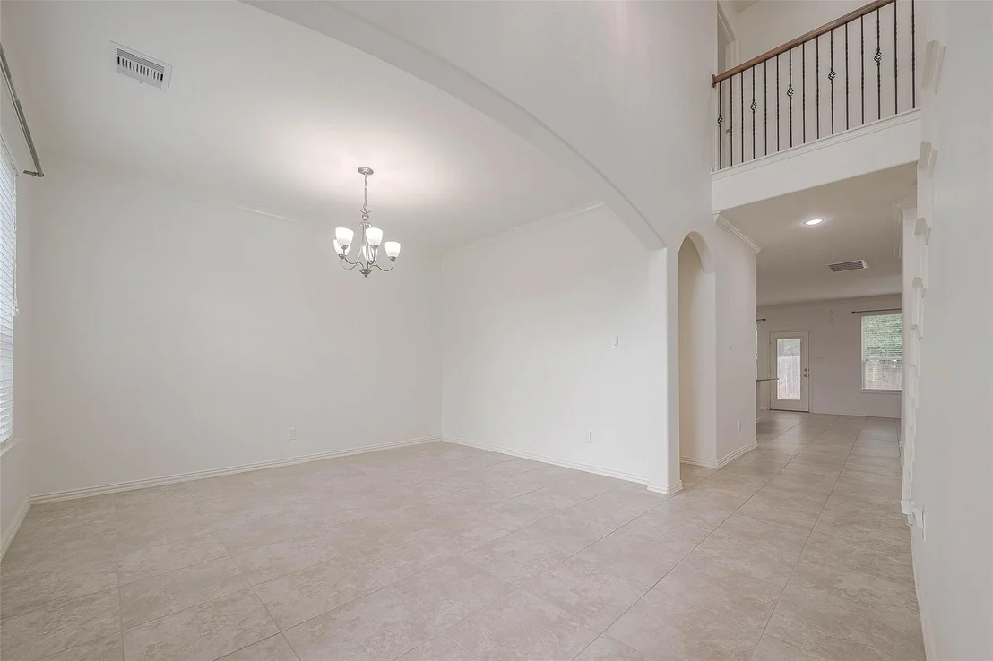 Photo of 2261 Oak Circle Drive N