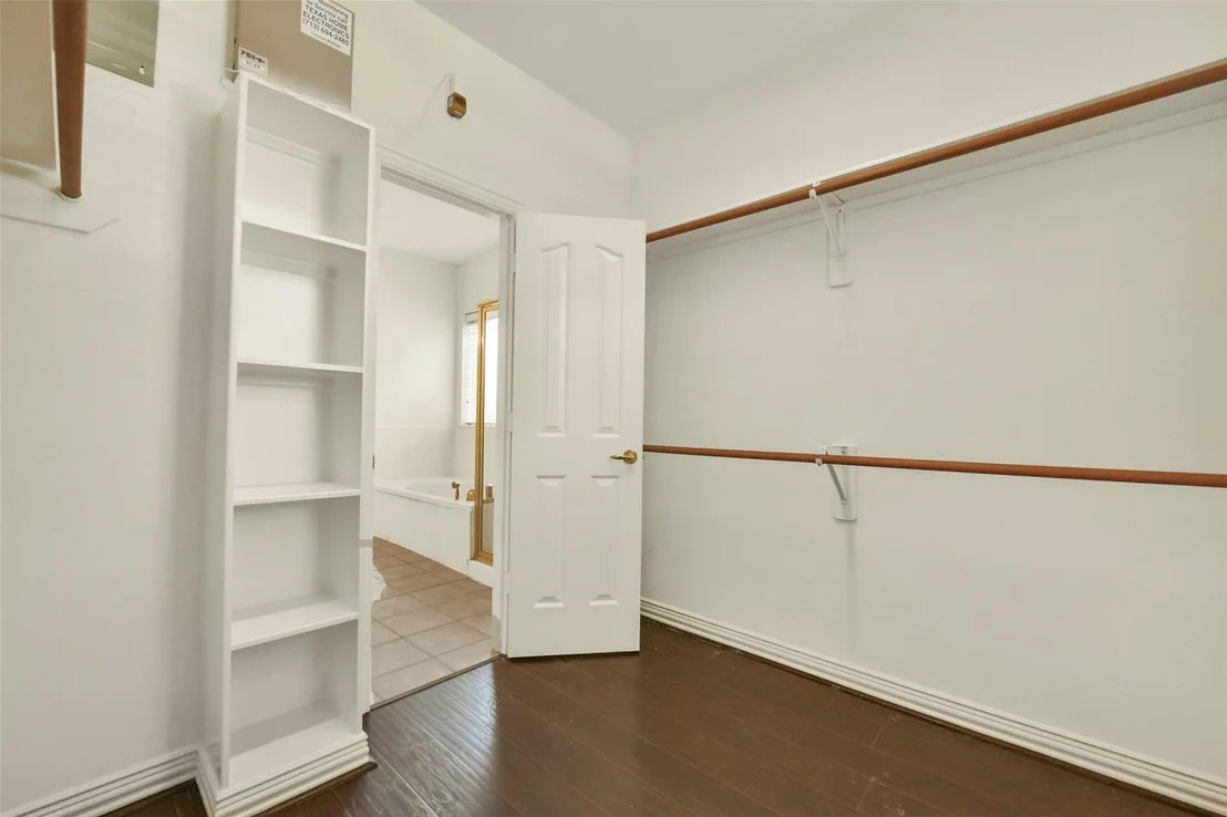 Photo of 2806 Capecrest Drive