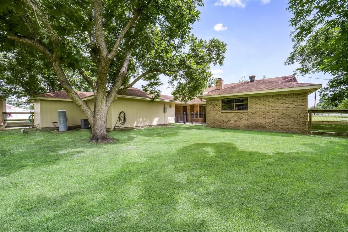 Photo of 18120 County Road 127