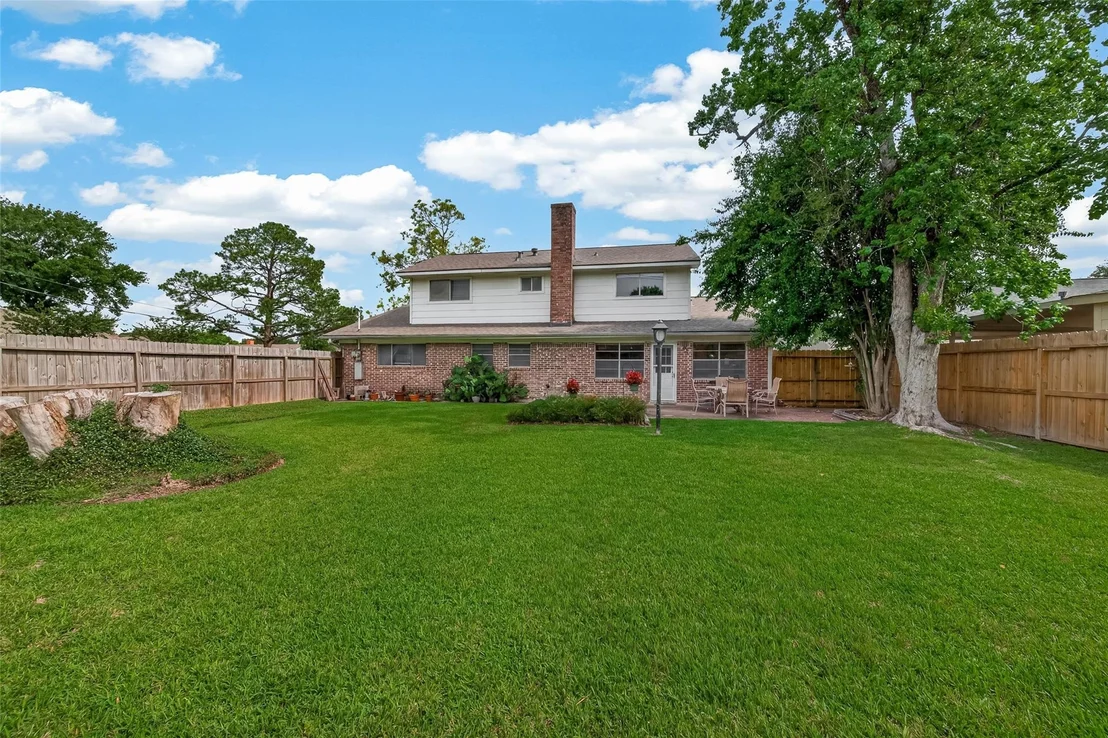 Photo of 9235 Sharpview Drive