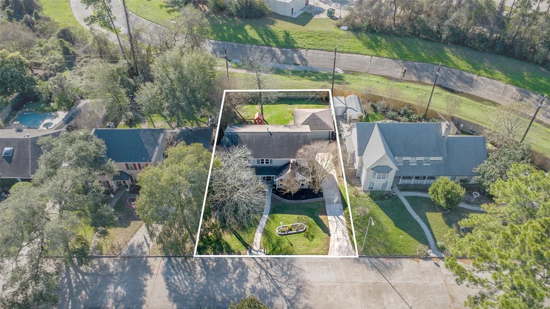 Photo of 723 Shadowbrook Drive