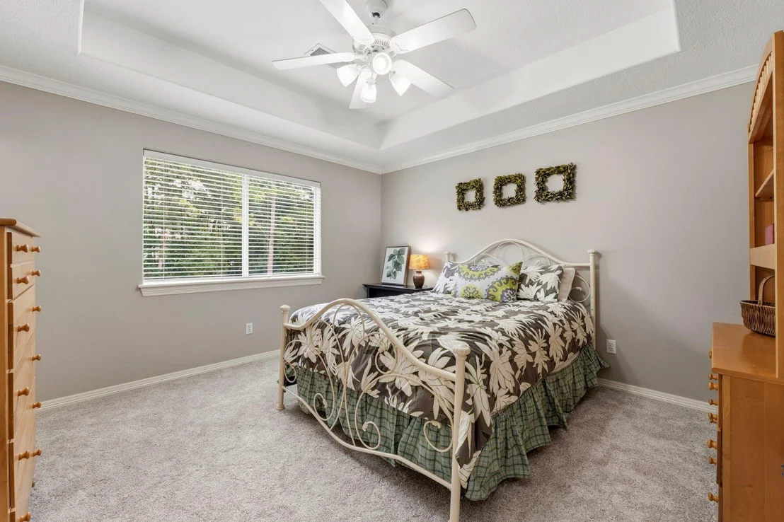 Photo of 54 N Wooded Brook Circle