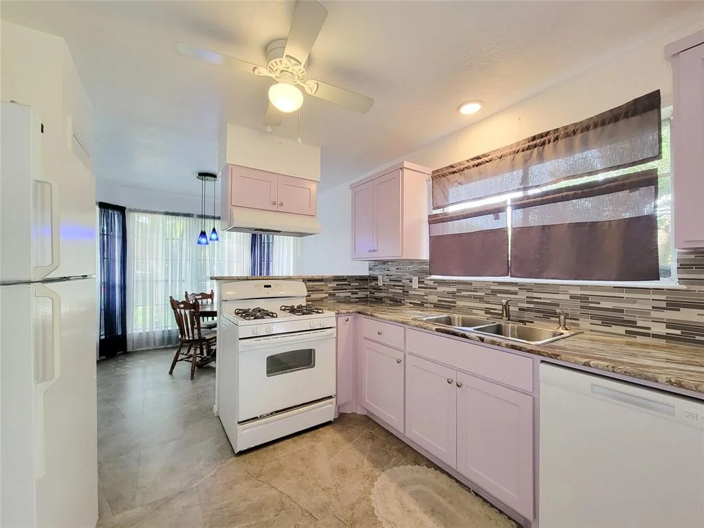 Photo of 6704 Bluebottle Lane