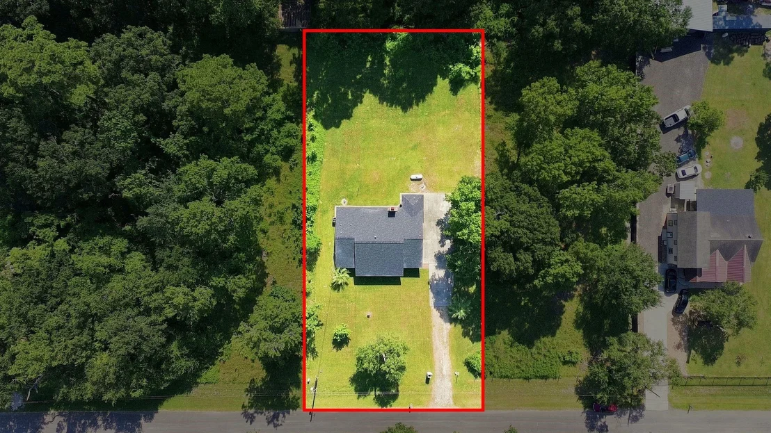 Photo of 18813 Woodridge Drive