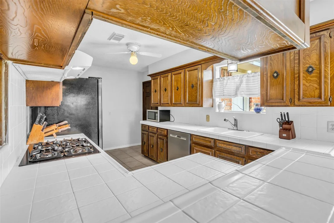 Photo of 2421 Maxwell Lane