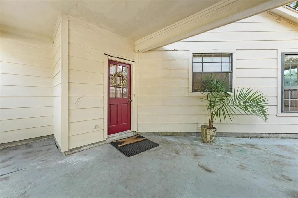 Photo of 6782 Cutten Parkway