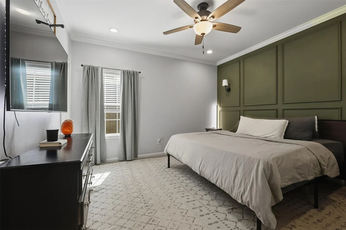 Photo of 16879 Balmoral