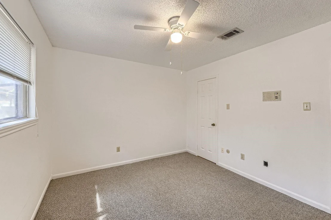 Photo of 19527 Enchanted Oaks Drive