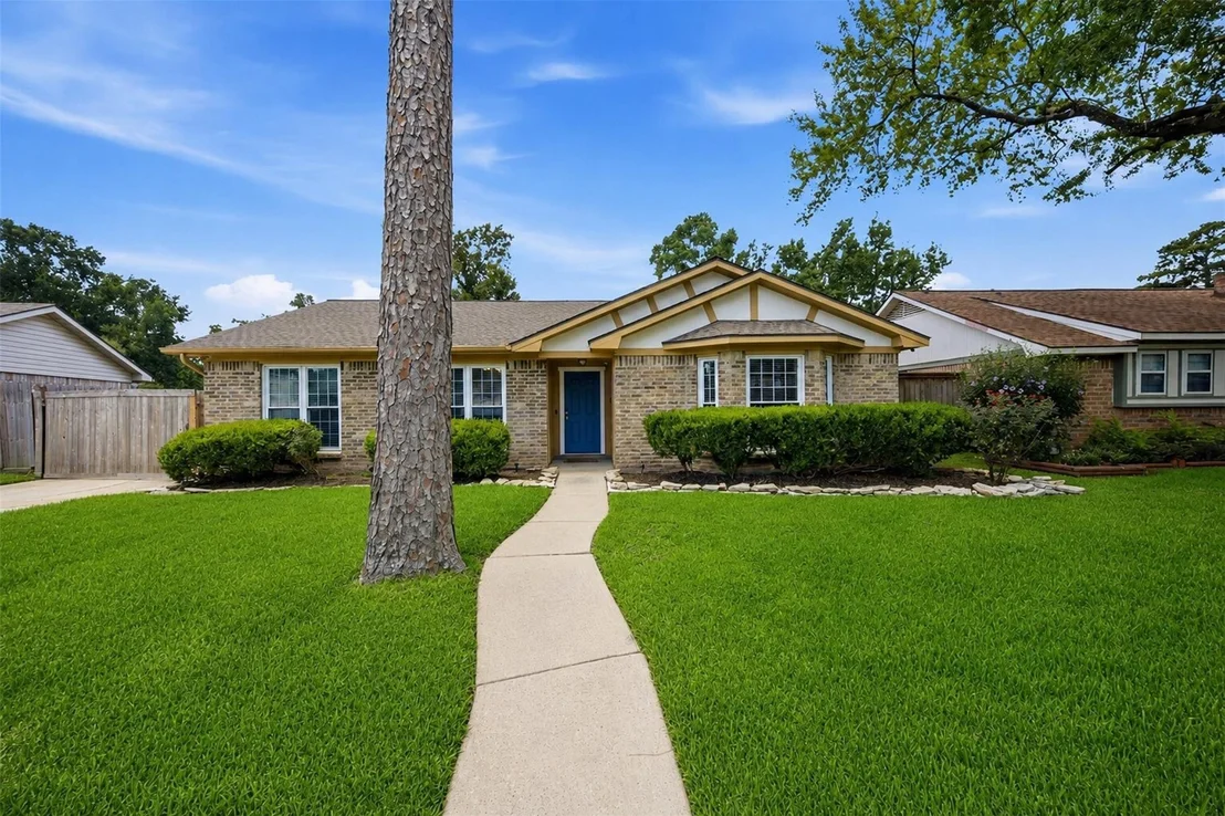 Photo of 24015 Spring Mill Lane