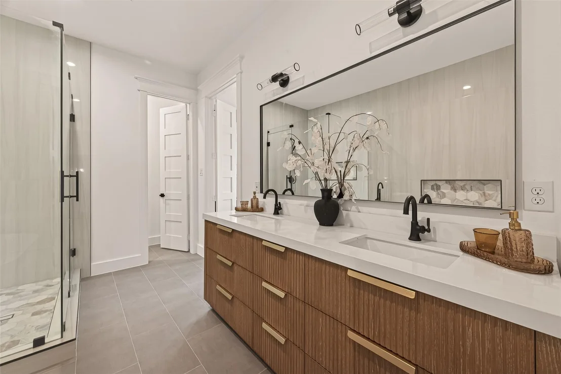 Photo of 301 Vincent Street