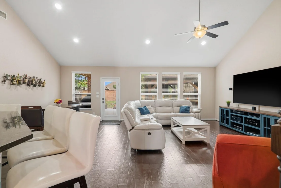 Photo of 6322 Wolf Run Drive