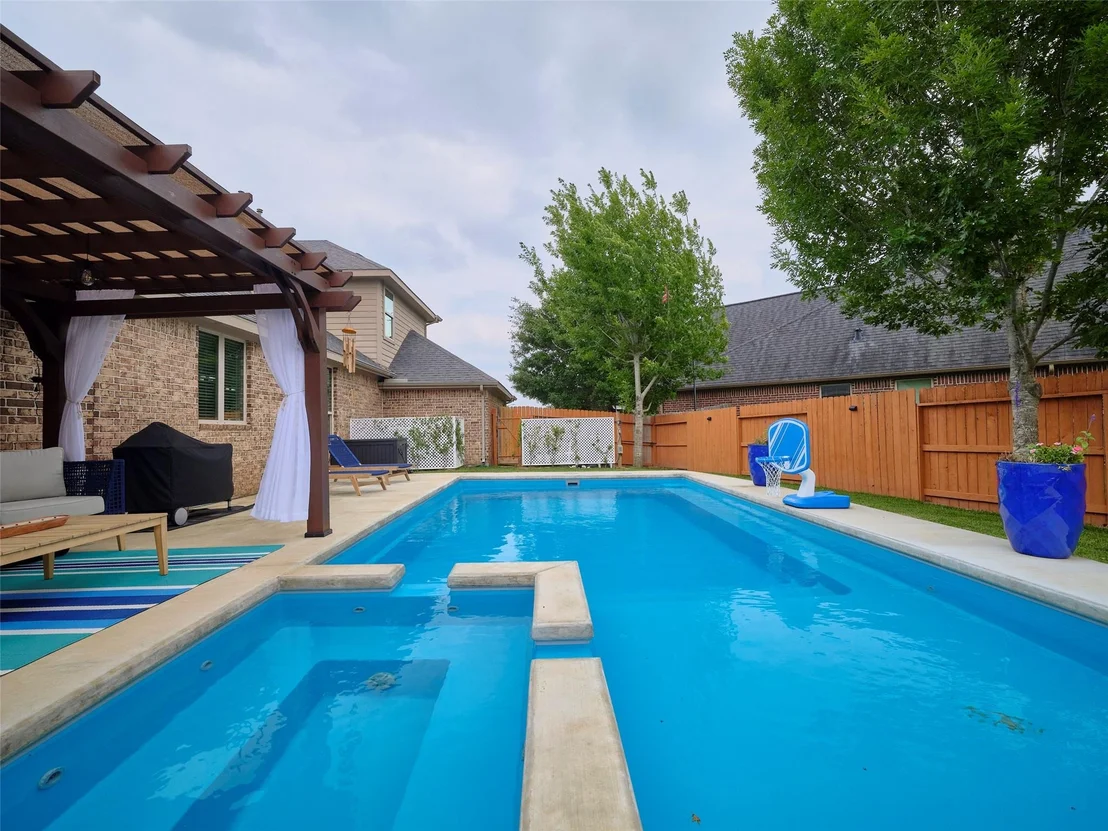 Photo of 2842 Walnut Crest Drive