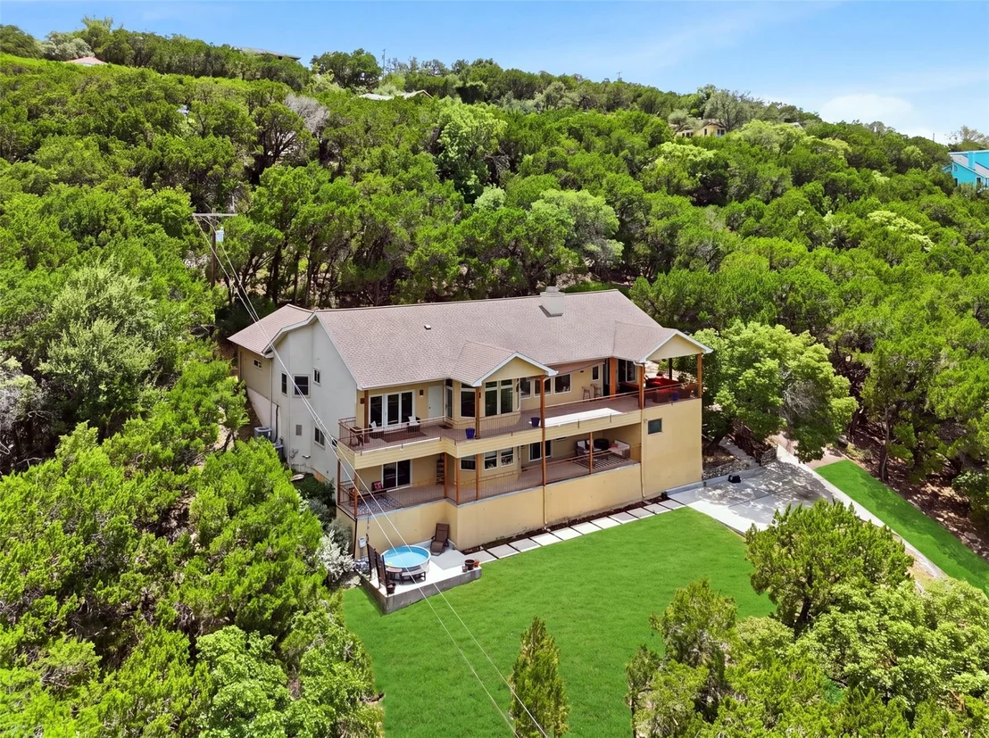 Photo of 6103 Lakeshore Drive
