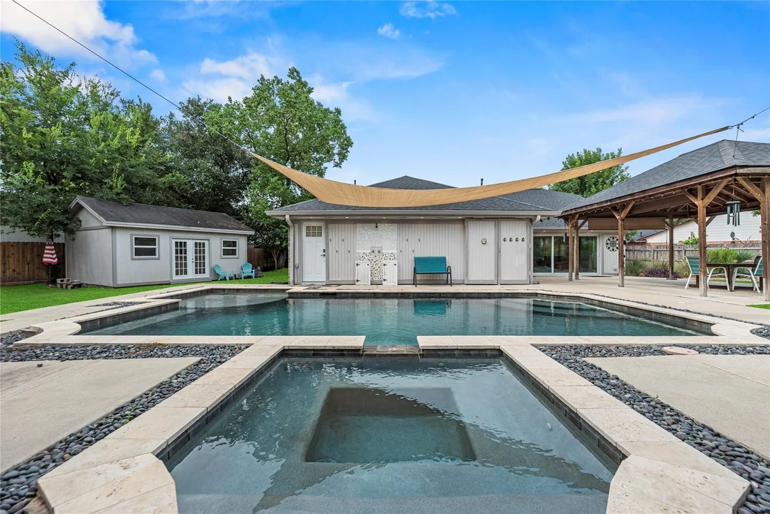 Photo of 2418 Pebbledowne Circle
