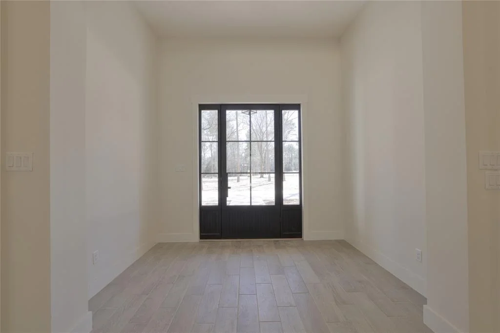Photo of 9477 Leeward Cove