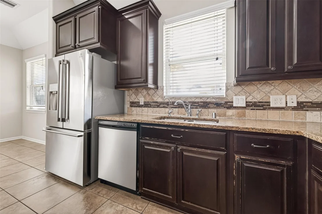 Photo of 6018 Gracys Landing Ln