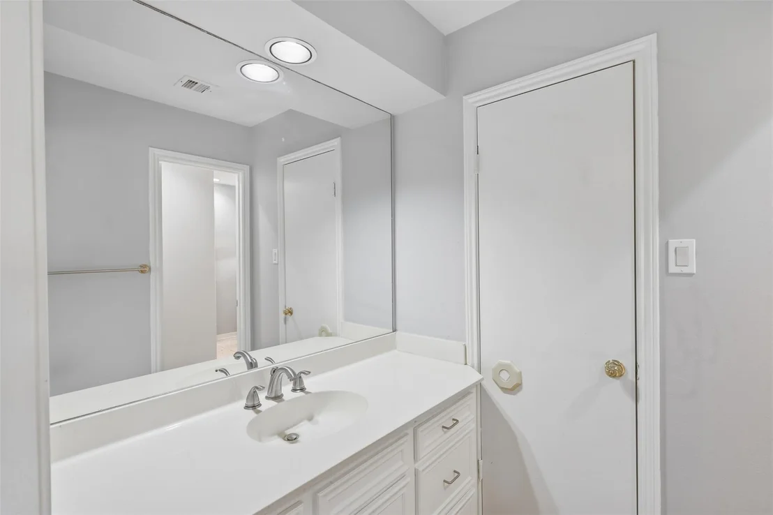 Photo of 12059 S Circle Drive