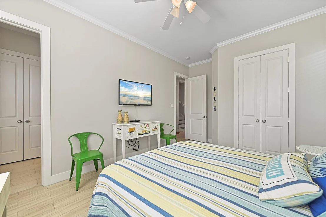Photo of 3827 Neptune