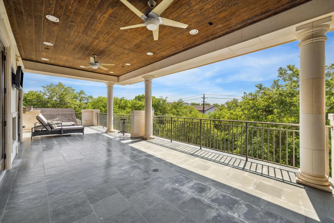 Photo of 2247 Bartlett Street