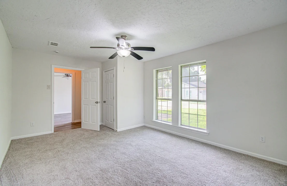 Photo of 5634 Ridgeway Drive